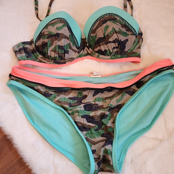 OP Camo Swimsuit Bottoms large/ top medium - Picture 1 of 3